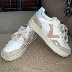 VICTORIA SEUL sneakers - very gently worn!